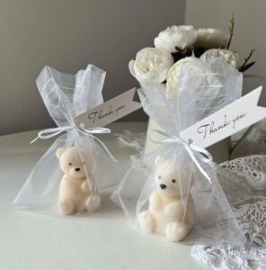 Gifts-Heaven lumanari parfumate in forma de ursuleti albi intr-un ambalaj delicat alb