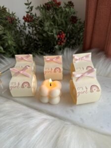 Lumanari parfumate albe in cutiute elegante cu funda cadou pentru evenimente speciale Gifts-Heaven