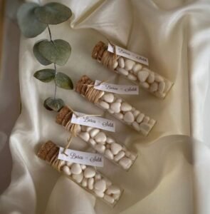 Sticlute transparente cu pietre rare sigilate cu funda cu nume personalizat cadou pentru evenimente speciale Gifts-Heaven